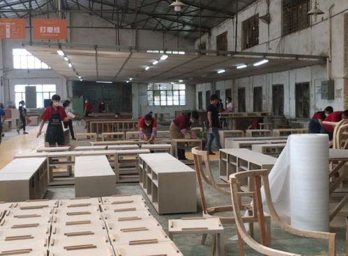 廠區陰影下的手 當“額外照顧”成為性騷擾的偽裝